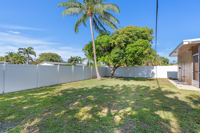 2650 NE 22nd St, Pompano Beach, FL 33062 - view of yard