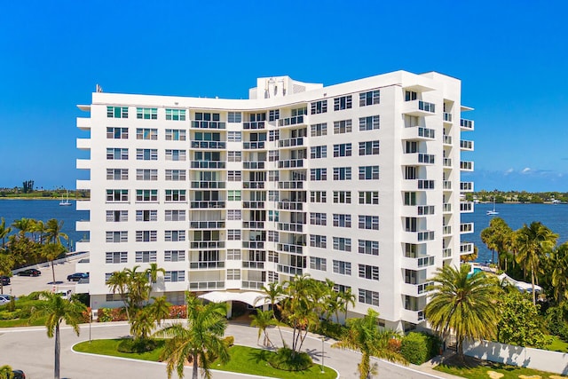 2800 N Flagler Dr Unit 410, West Palm Beach, FL 33407 - view of building exterior with a water view