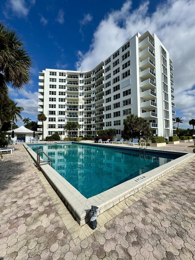 2800 N Flagler Dr Unit 410, West Palm Beach, FL 33407 - view of pool
