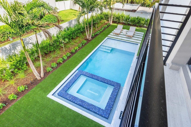 1445 NE 5th Ave, Boca Raton, FL 33432 - view of pool featuring a pool with connected hot tub