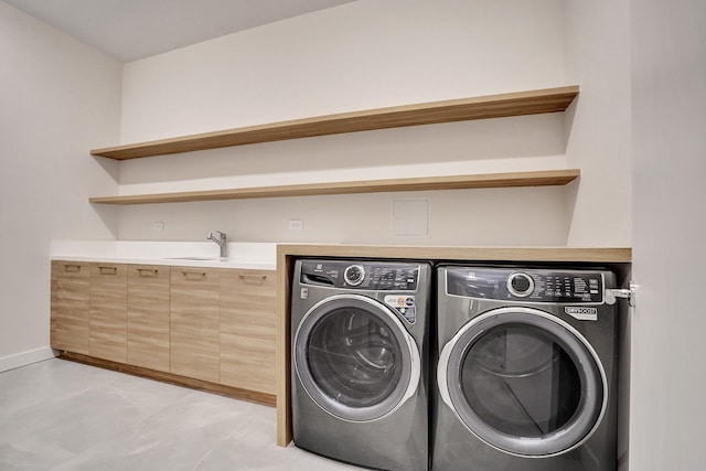 220 SE Mizner Blvd Unit Ph920, Boca Raton, FL 33432 - laundry room featuring washing machine and clothes dryer and baseboards