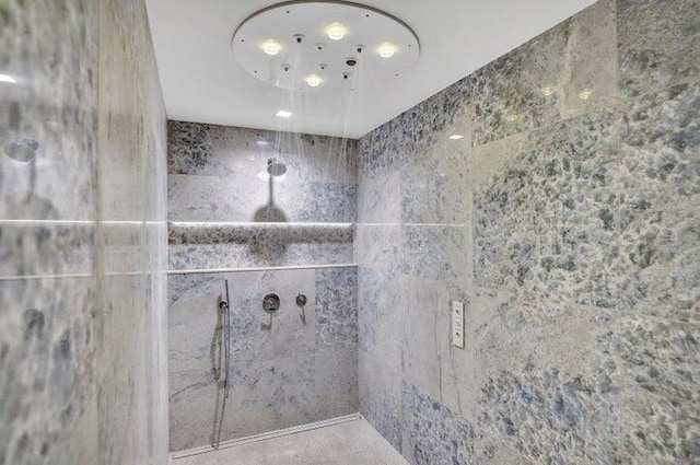 220 SE Mizner Blvd Unit Ph920, Boca Raton, FL 33432 - bathroom featuring a tile shower