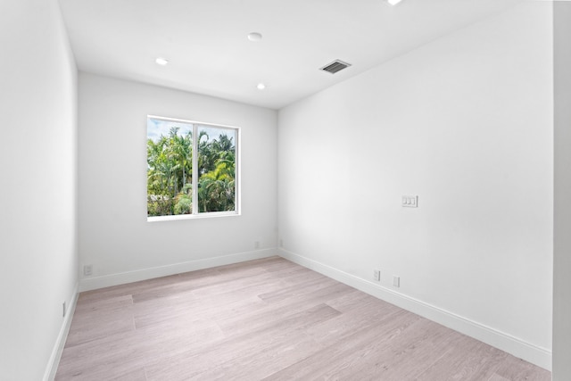 126 Auburn Dr, Lake Worth Beach, FL 33460 - unfurnished room featuring recessed lighting, baseboards, visible vents, and light wood-style floors