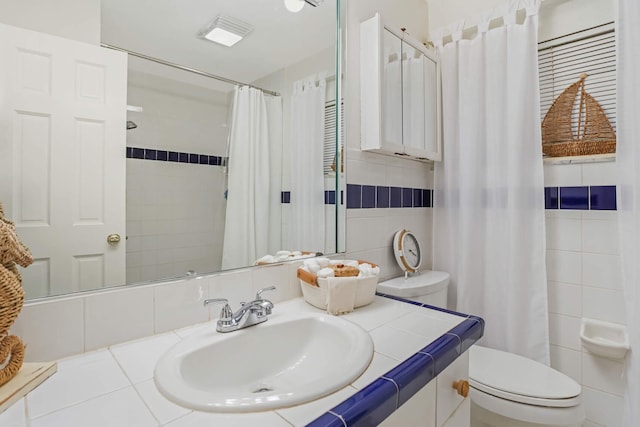 650 NW 48th Ave, Coconut Creek, FL 33063 - full bathroom featuring tile walls, toilet, visible vents, a shower with shower curtain, and vanity