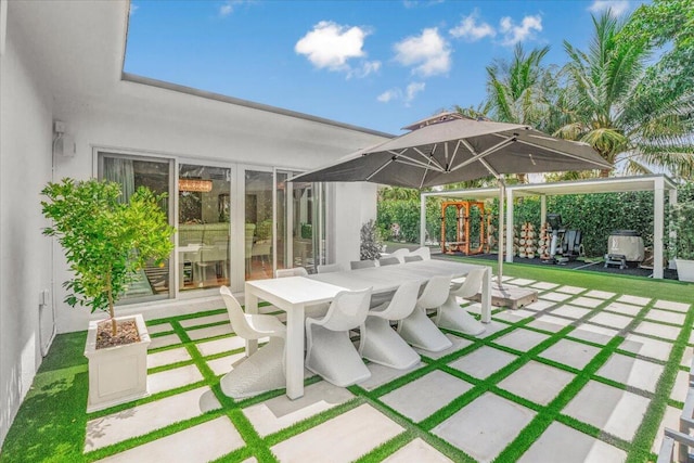 view of patio featuring outdoor dining space
