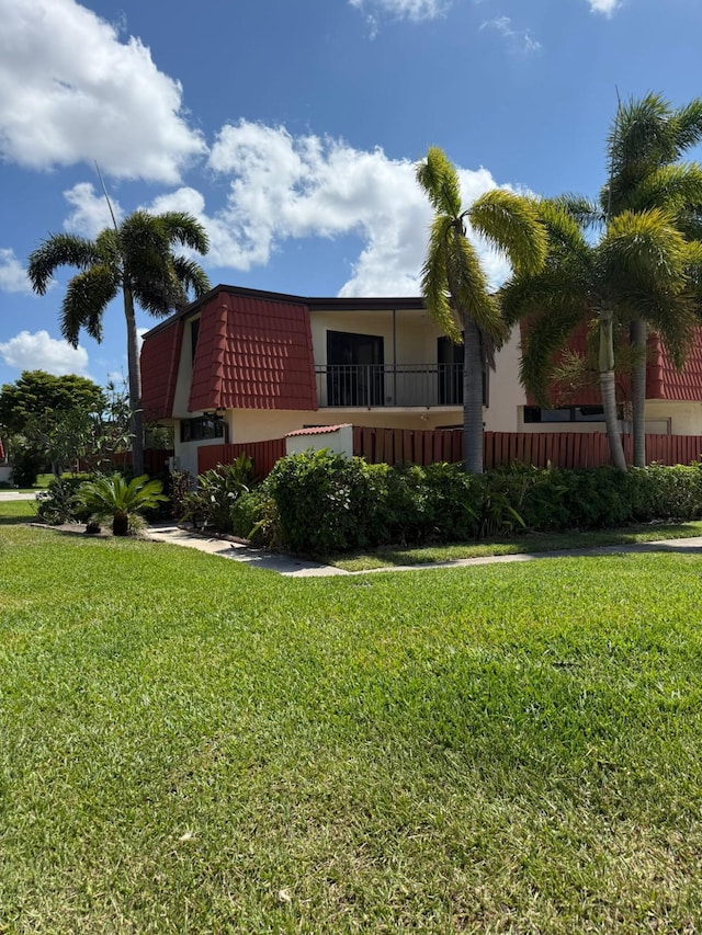 view of front of home with a front yard
