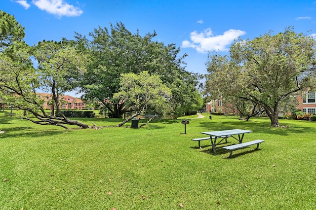 1125 Crystal Way Unit I, Delray Beach, FL 33444 - view of home's community with a lawn
