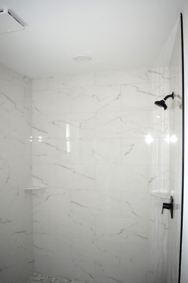 15722 NW 270th St, Okeechobee, FL 34972 - full bathroom featuring a stall shower