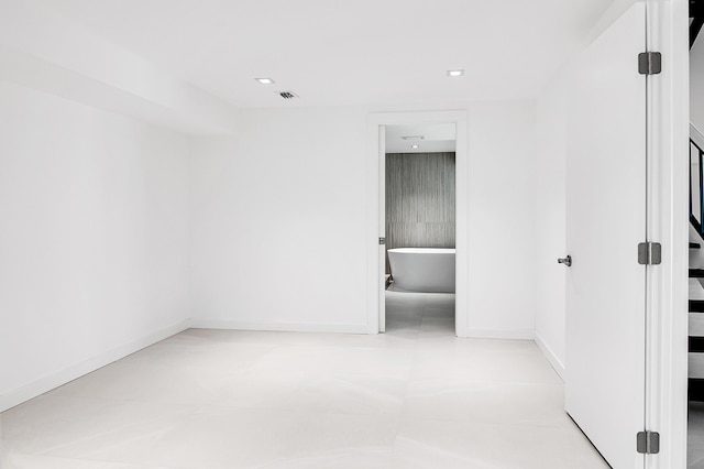 6560 Las Flores Dr, Boca Raton, FL 33433 - unfurnished room with baseboards and recessed lighting