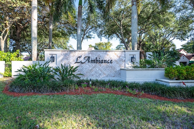 6560 Las Flores Dr, Boca Raton, FL 33433 - community sign with a yard