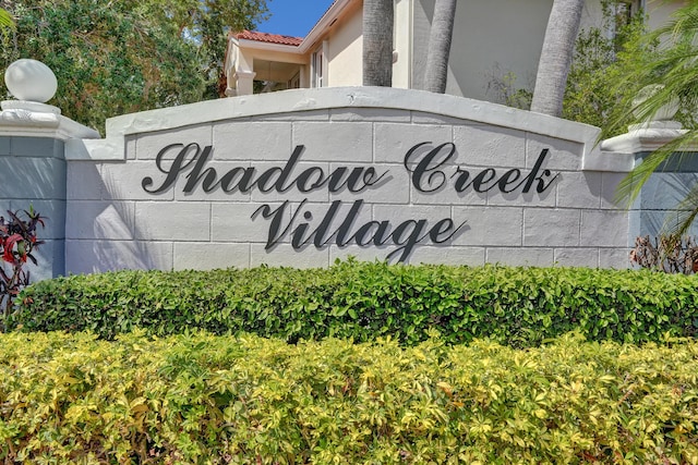 view of community / neighborhood sign