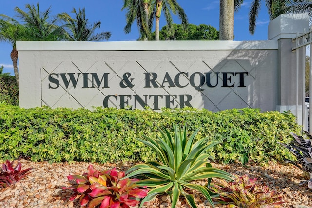 view of community / neighborhood sign