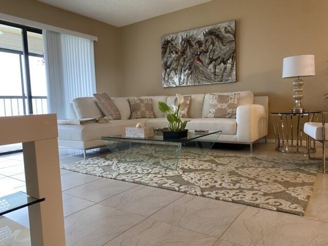 7076 Huntington Ln Unit 805, Delray Beach, FL 33446 - view of living area