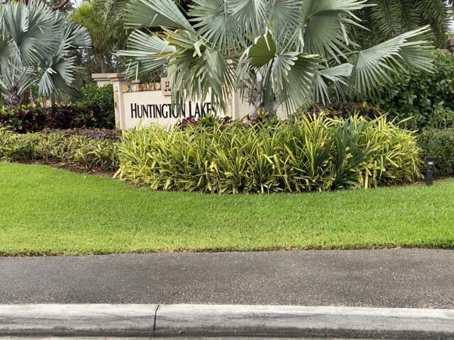 7076 Huntington Ln Unit 805, Delray Beach, FL 33446 - community / neighborhood sign with a yard