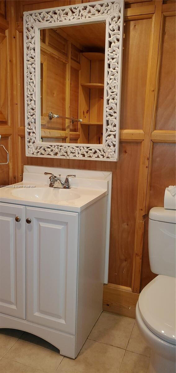 17 Brighton A 17, Boca Raton, FL 33434 - bathroom featuring tile patterned floors, toilet, and vanity