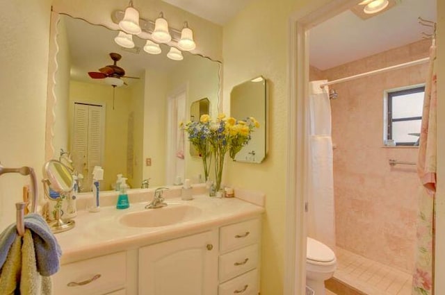 4728 Finchwood Rd Unit B, Boynton Beach, FL 33436 - bathroom with toilet, vanity, and tiled shower
