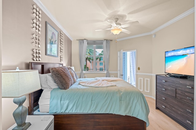 802 W Windward Way Unit 304, Lantana, FL 33462 - bedroom with ornamental molding, light wood finished floors, and ceiling fan