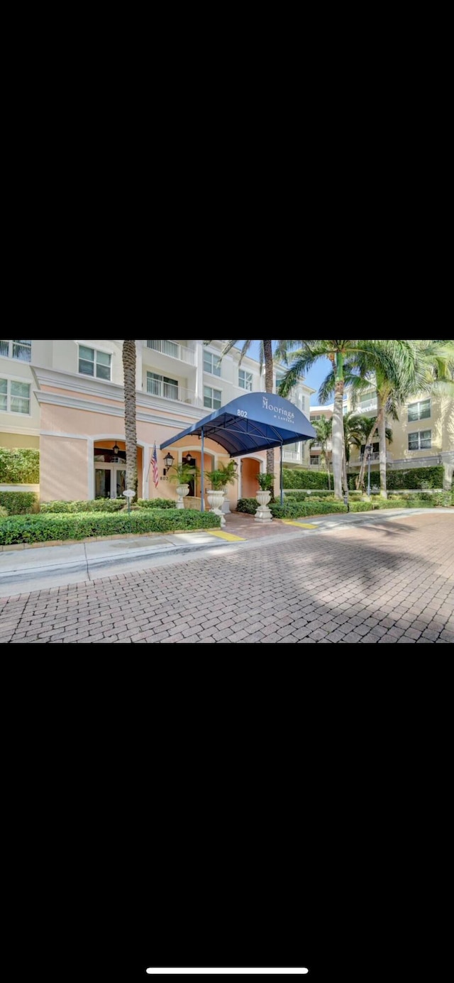 802 W Windward Way Unit 304, Lantana, FL 33462 - view of building exterior