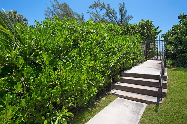 2121 N Ocean Blvd Unit 1707E, Boca Raton, FL 33431 - surrounding community featuring a gate