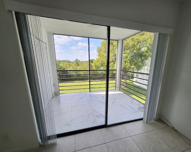9235 SW 8th St Unit 402, Boca Raton, FL 33428 - view of entryway