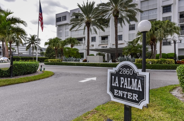 2860 S Ocean Blvd Unit 202, Palm Beach, FL 33480 - view of asphalt street featuring street lighting