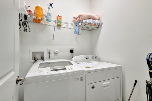 4006 Sequoia Pl W, Riviera Beach, FL 33410 - laundry area with washer and clothes dryer