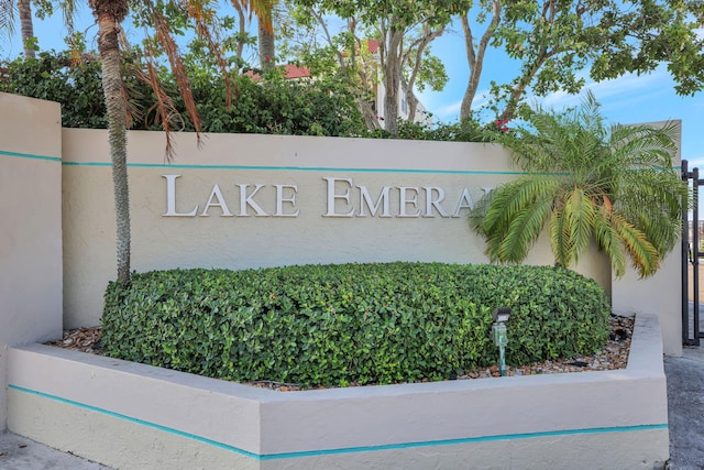 113 Lake Emerald Dr Unit 409, Oakland Park, FL 33309 - view of community / neighborhood sign