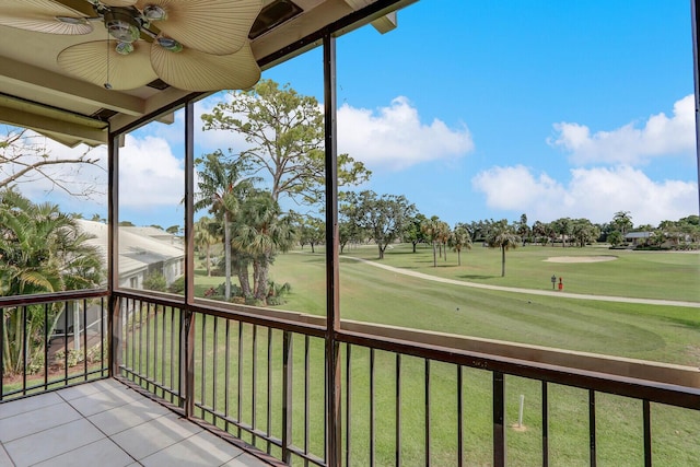 9109 SE Riverfront Ter Unit B, Jupiter, FL 33469 - unfurnished sunroom with a ceiling fan and golf course view