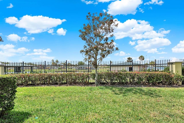 1500 Mariner Bay Blvd Unit 1500, Fort Pierce, FL 34949 - view of yard