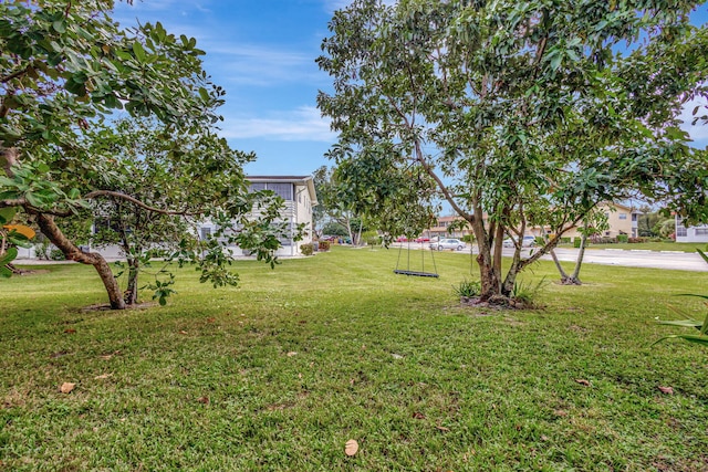 282 Northampton O, West Palm Beach, FL 33417 - view of green lawn