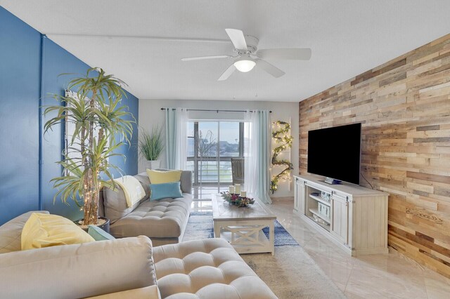 2724 N Garden Dr Unit 302, Lake Worth, FL 33461 - living room with ceiling fan