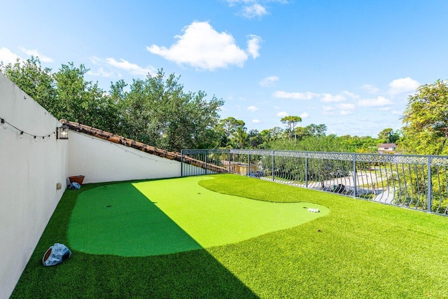 507 SW 17th St, Fort Lauderdale, FL 33315 - view of yard featuring an area to practice putting