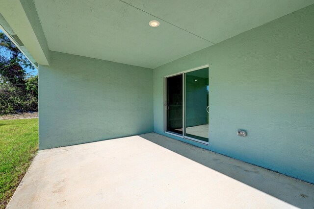 5800 NW Whitecap Rd, Port Saint Lucie, FL 34986 - view of patio / terrace