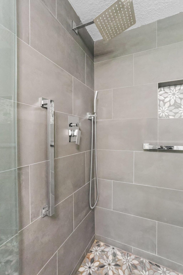 15365 Lakes Of Delray Blvd Unit 106, Delray Beach, FL 33484 - bathroom featuring tiled shower