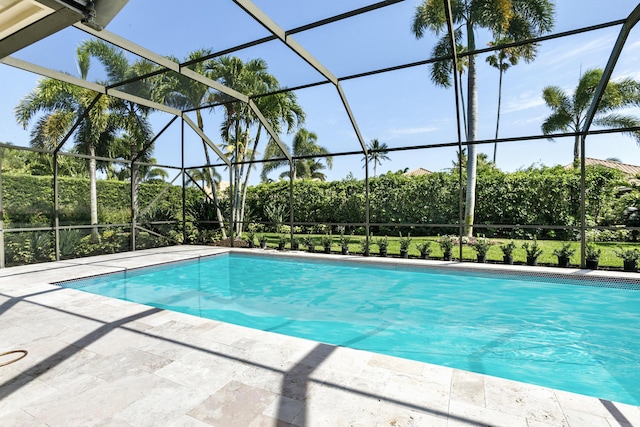 3333 Southern Cay Dr, Jupiter, FL 33477 - swimming pool with a patio area and glass enclosure