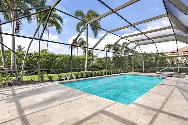 3333 Southern Cay Dr, Jupiter, FL 33477 - view of pool featuring a pool with connected hot tub and a patio area