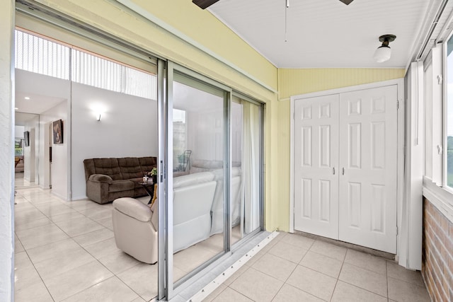 2538 Boundbrook Dr S Unit 140, West Palm Beach, FL 33406 - sunroom with a ceiling fan