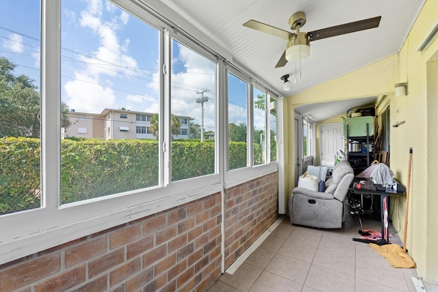2538 Boundbrook Dr S Unit 140, West Palm Beach, FL 33406 - sunroom featuring a ceiling fan and vaulted ceiling