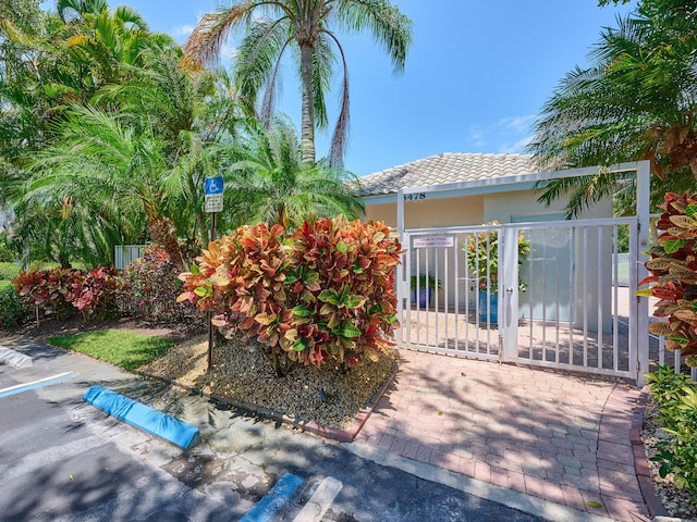 5455 S Fountains Dr S, Lake Worth, FL 33467 - gate featuring fence