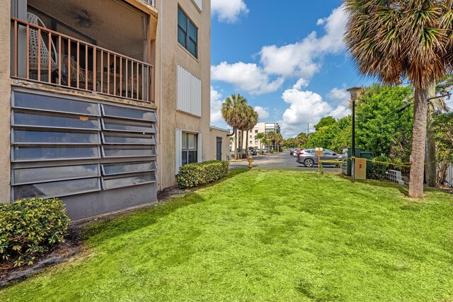 896 N Federal Hwy Unit 121, Lantana, FL 33462 - view of grassy yard