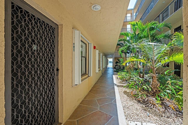 896 N Federal Hwy Unit 121, Lantana, FL 33462 - view of side of property featuring stucco siding