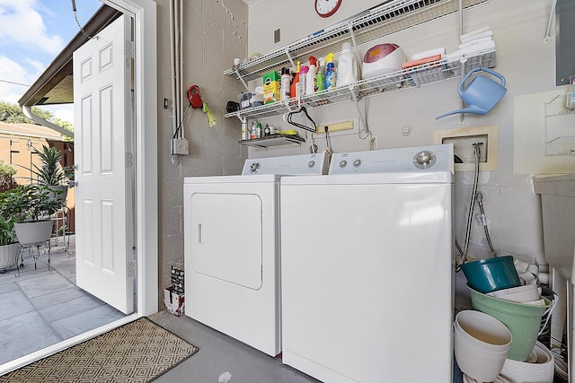 3839 Coco Loba Ln, Boynton Beach, FL 33436 - laundry room featuring washing machine and clothes dryer