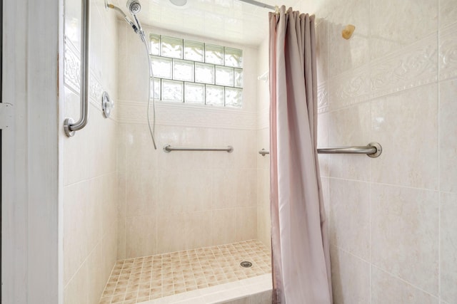 1401 Shore Dr, Lake Clarke Shores, FL 33406 - bathroom featuring a stall shower