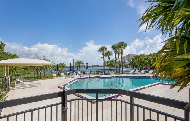 901 E Camino Real Unit 4C, Boca Raton, FL 33432 - community pool featuring fence and a patio area