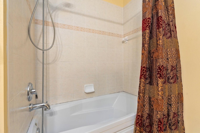 2149 SE Grand Dr, Port Saint Lucie, FL 34952 - full bath featuring shower / tub combo
