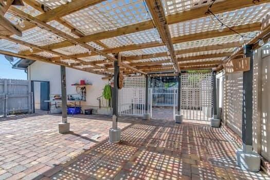 701 SW 1st Ave S, Boynton Beach, FL 33426 - view of patio with fence