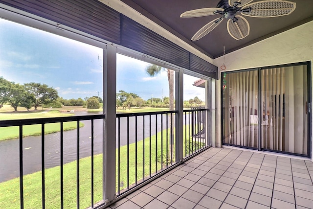 5218 Fountains Dr S Unit 206, Lake Worth, FL 33467 - unfurnished sunroom featuring lofted ceiling and ceiling fan
