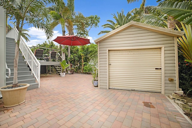 2510 Lake Dr N, Boynton Beach, FL 33435 - view of garage