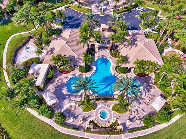 bird's eye view of a pool area