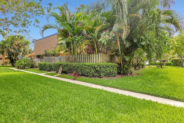 2950 SW 22nd Cir Unit 4C, Delray Beach, FL 33445 - view of yard